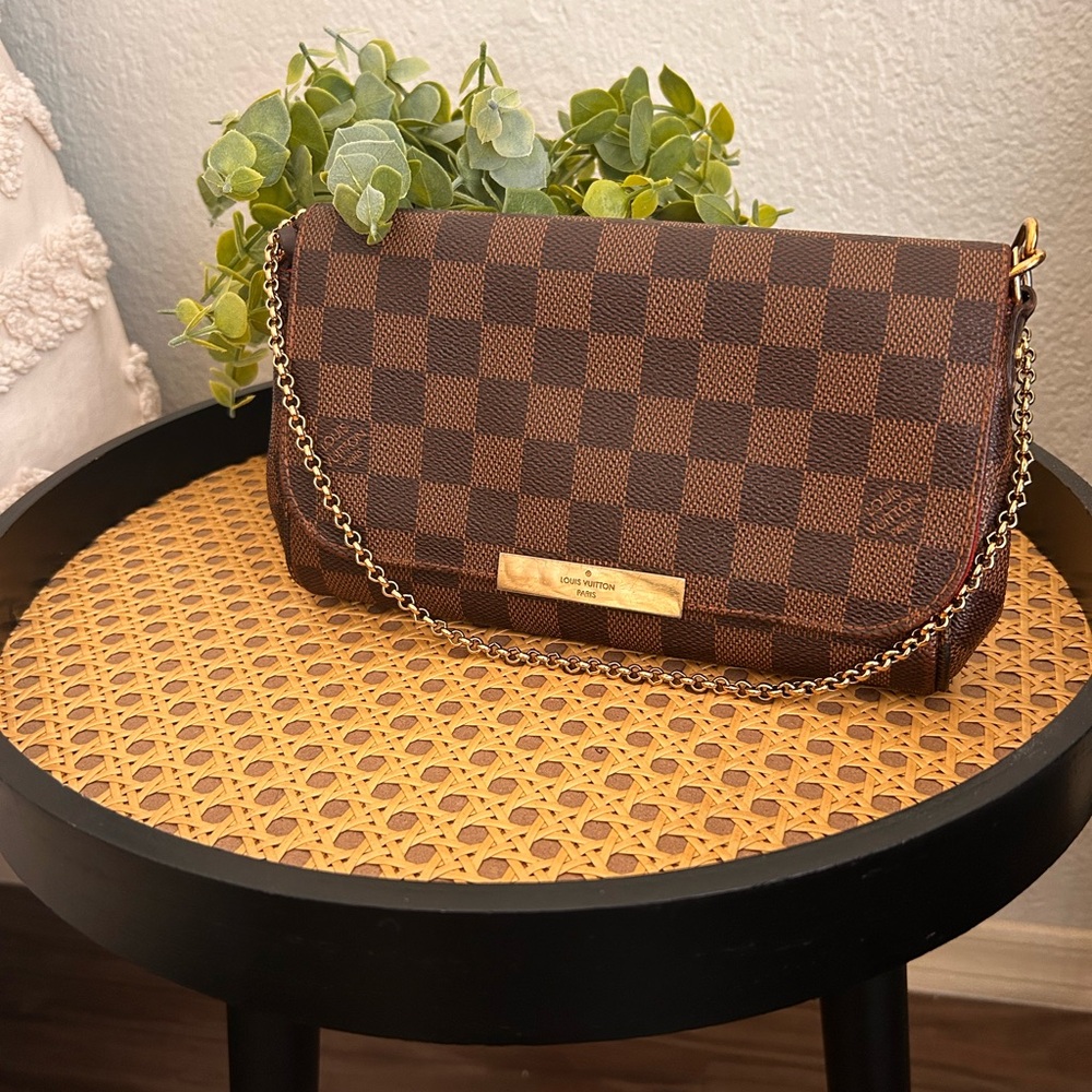 Authentic Louis Vuitton Crossbody/Handbag